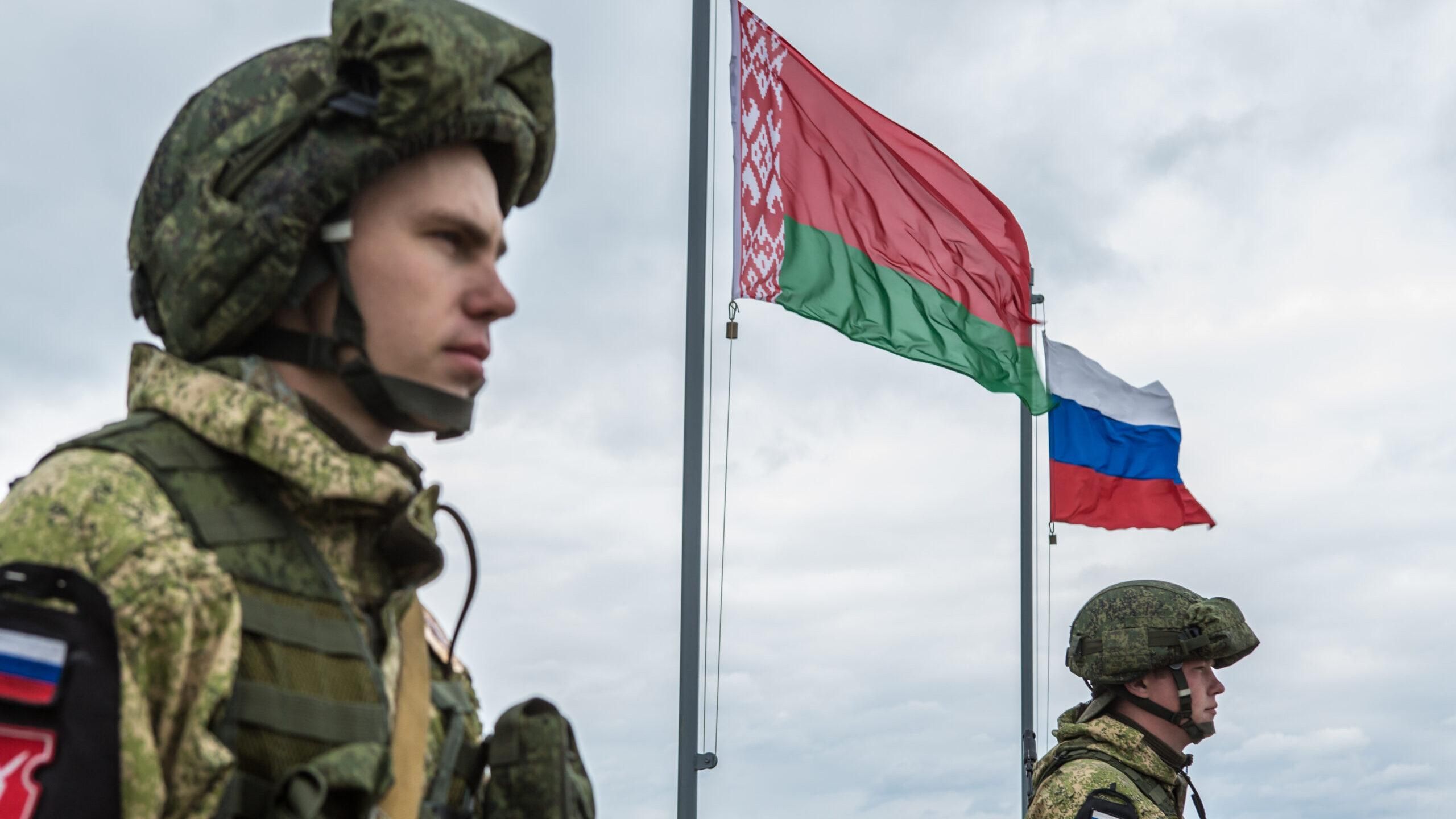 Российские военные в Беларуси начали  этап боевого слаживания на полигонах
