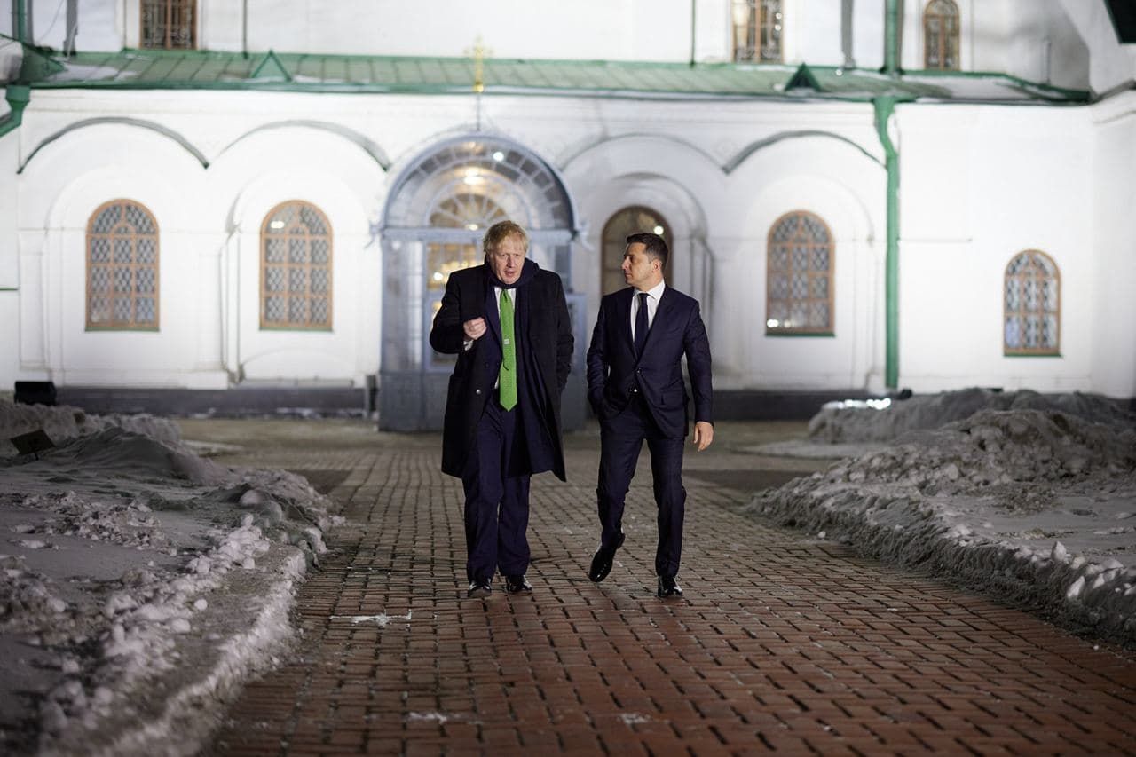 Після переговорів Джонсон і Зеленський прогулялися до Софії Київської: яскраві фото - Новини Києва сьогодні - 24 Канал