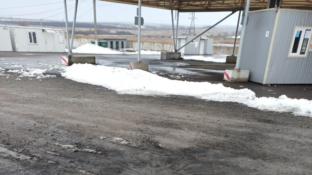 Російські окупанти обстріляли КПВВ "Гнутове" - Україна новини - 24 Канал Російські окупанти обстріляли КПВВ "Гнутове" - Україна новини - 24 Канал