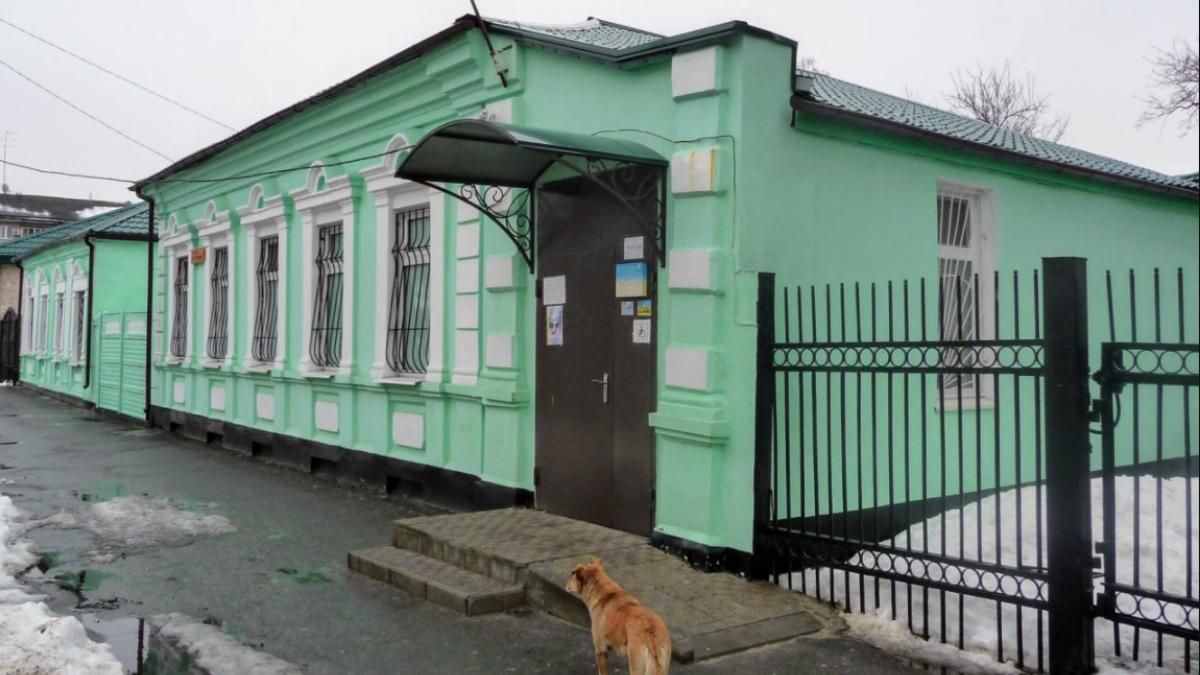 Средневековым мечом подпирал накрытие: на Днепропетровщине музейщики получили уникальную вещь Средневековым мечом подпирал накрытие: на Днепропетровщине музейщики получили уникальную вещь