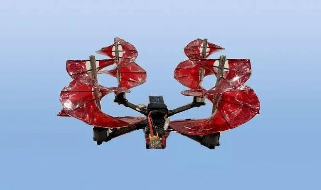 Crimson Spin, виготовлений на основі креслень Леонардо да Вінчі Crimson Spin, виготовлений на основі креслень Леонардо да Вінчі