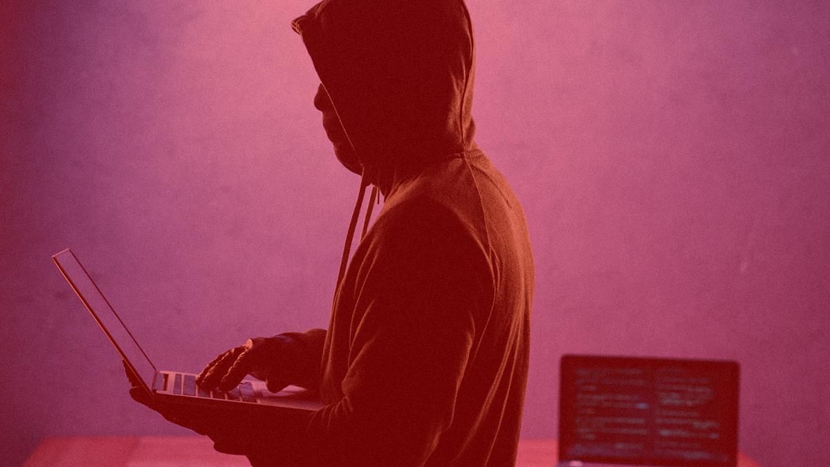 Листування хакерів, які атакували медустанови США, потрапило в пресу: що про них дізналися - Новини технологій - Техно