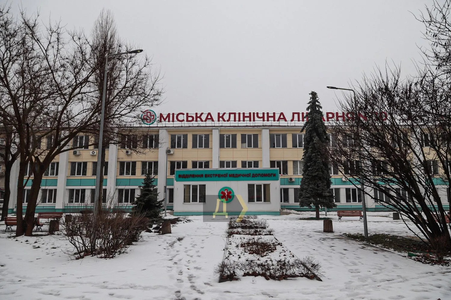 4 людей отруїлися чадним газом під час масштабної пожежі в Одесі 4 людей отруїлися чадним газом під час масштабної пожежі в Одесі