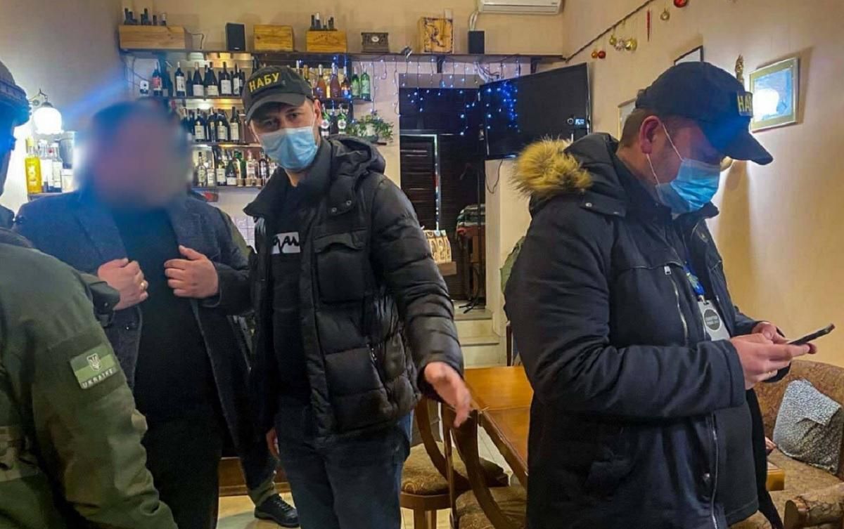 Как Кузьминых договаривался о взятке: в НАБУ опубликовали оперативное видео Как Кузьминых договаривался о взятке: в НАБУ опубликовали оперативное видео