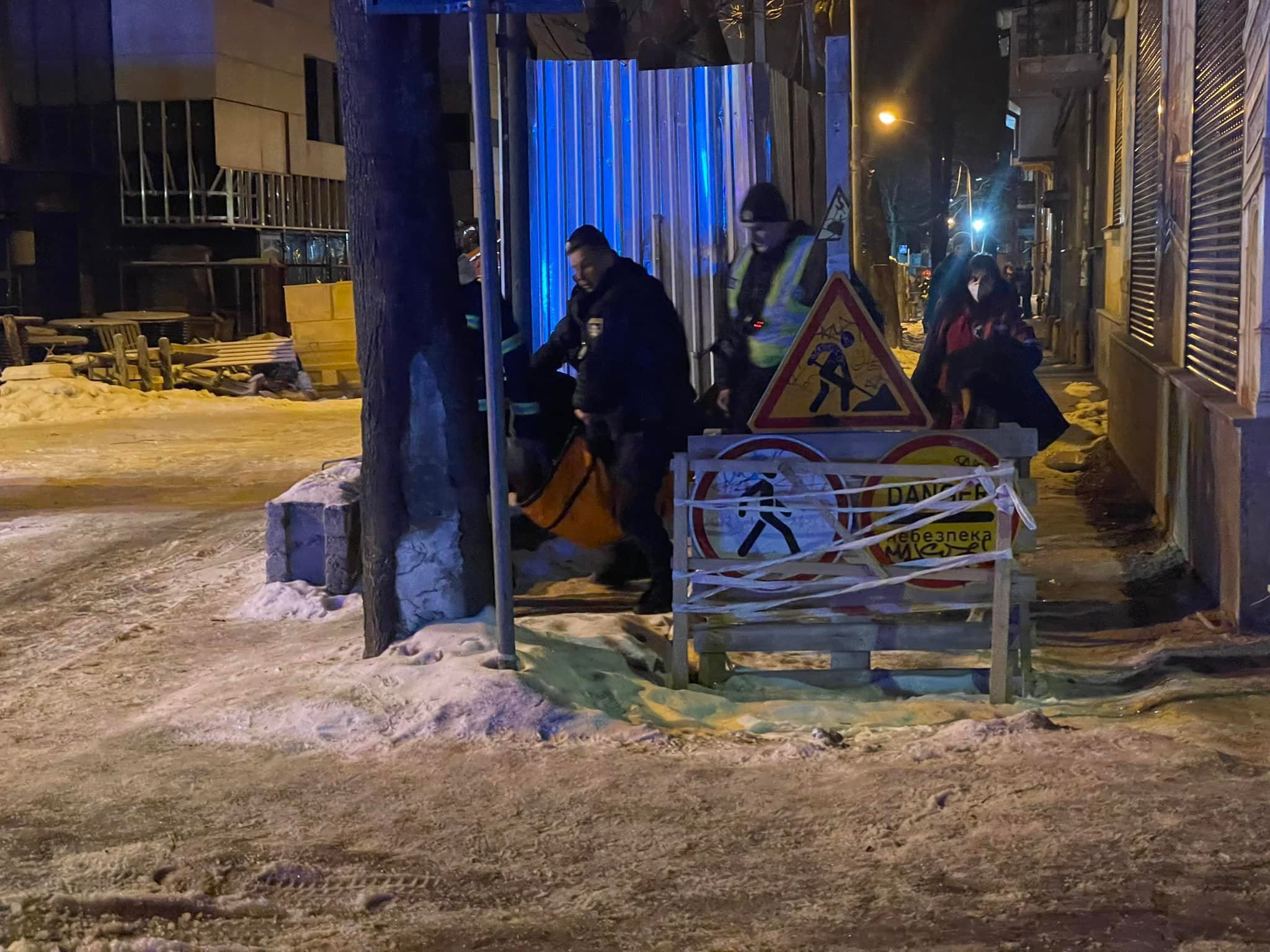 У Львові через огороджене будівництво рятувальники не могли під'їхати до місця пожежі - Новини Львова - Львів У Львові через огороджене будівництво рятувальники не могли під'їхати до місця пожежі - Новини Львова - Львів
