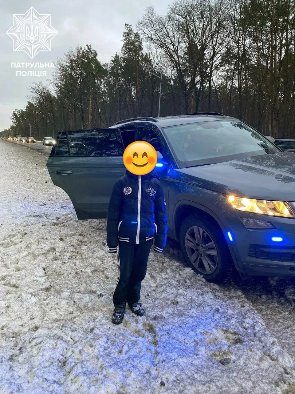 Дитина, поліцейські, гостомель Дитина, поліцейські, гостомель