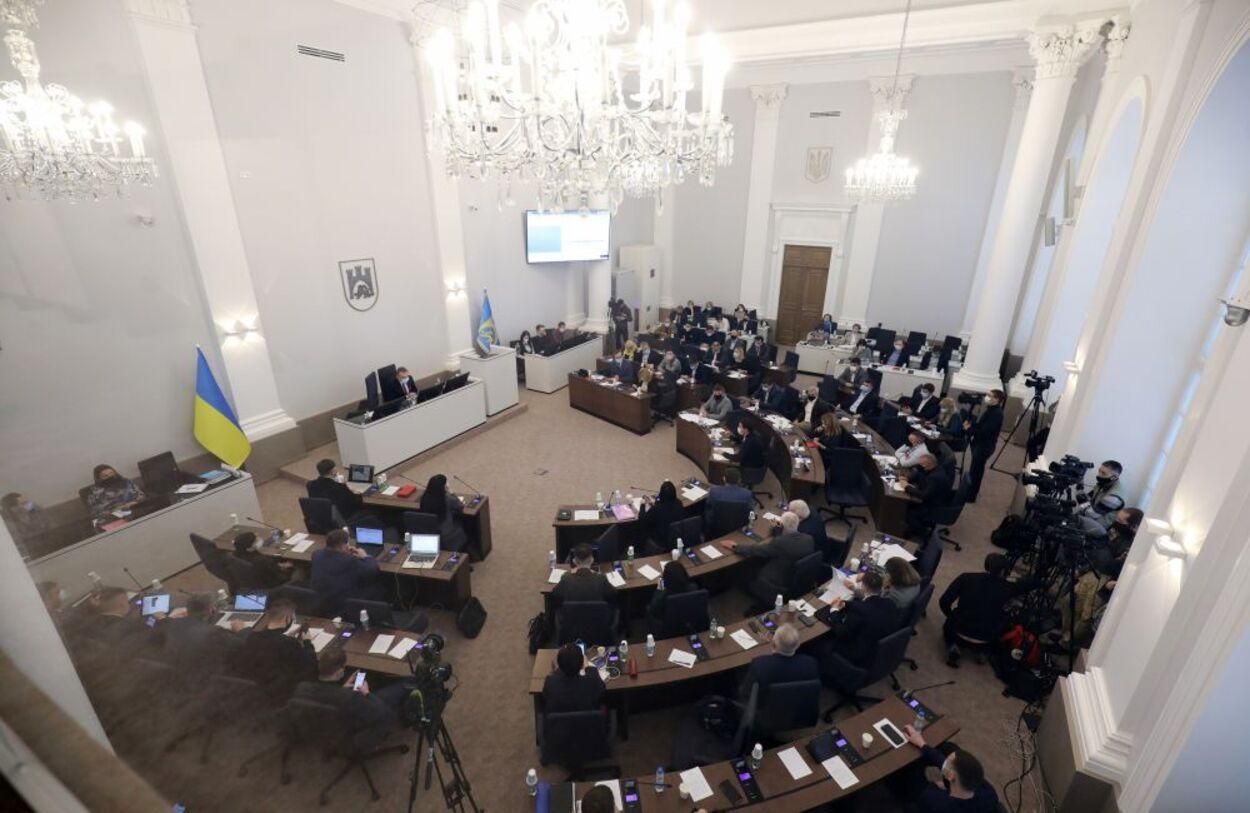 Во Львовском горсовете – вспышка COVID-19: большинство депутатов не могут прийти на заседание