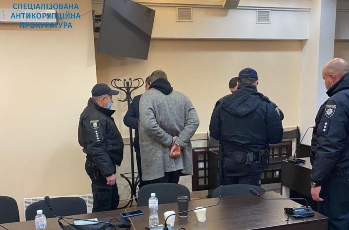 ВАКС отправил в тюрьму двоих экс-судей-взяточников ВАКС отправил в тюрьму двоих экс-судей-взяточников