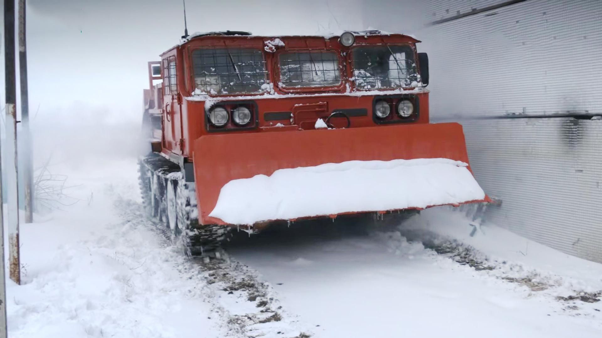 В Харьковской области водитель автодора разработал "танк" для уборки снега: впечатляющие фото В Харьковской области водитель автодора разработал "танк" для уборки снега: впечатляющие фото