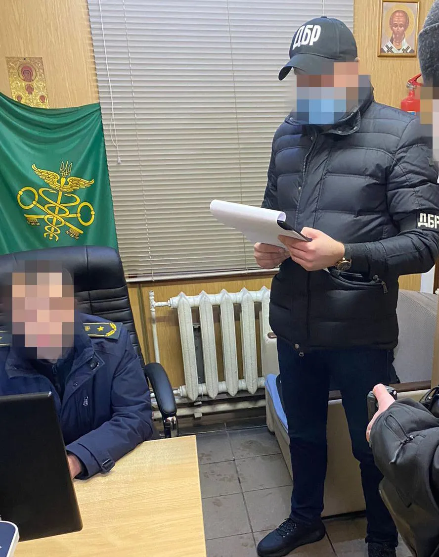 Митників викрили Митників викрили