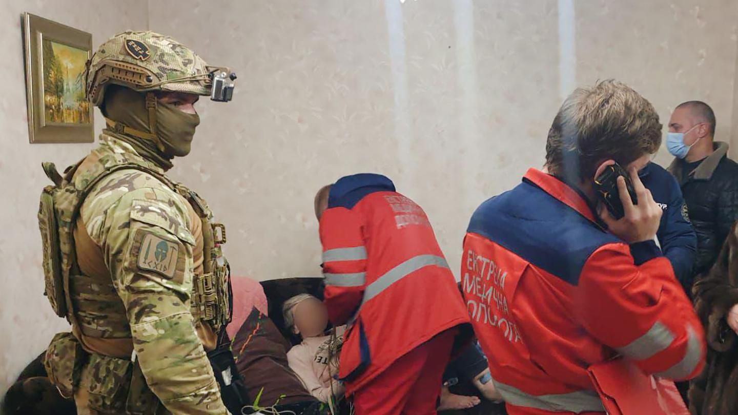 Хотели завладеть квартирой: группа людей похитила пенсионерку из Харькова Хотели завладеть квартирой: группа людей похитила пенсионерку из Харькова