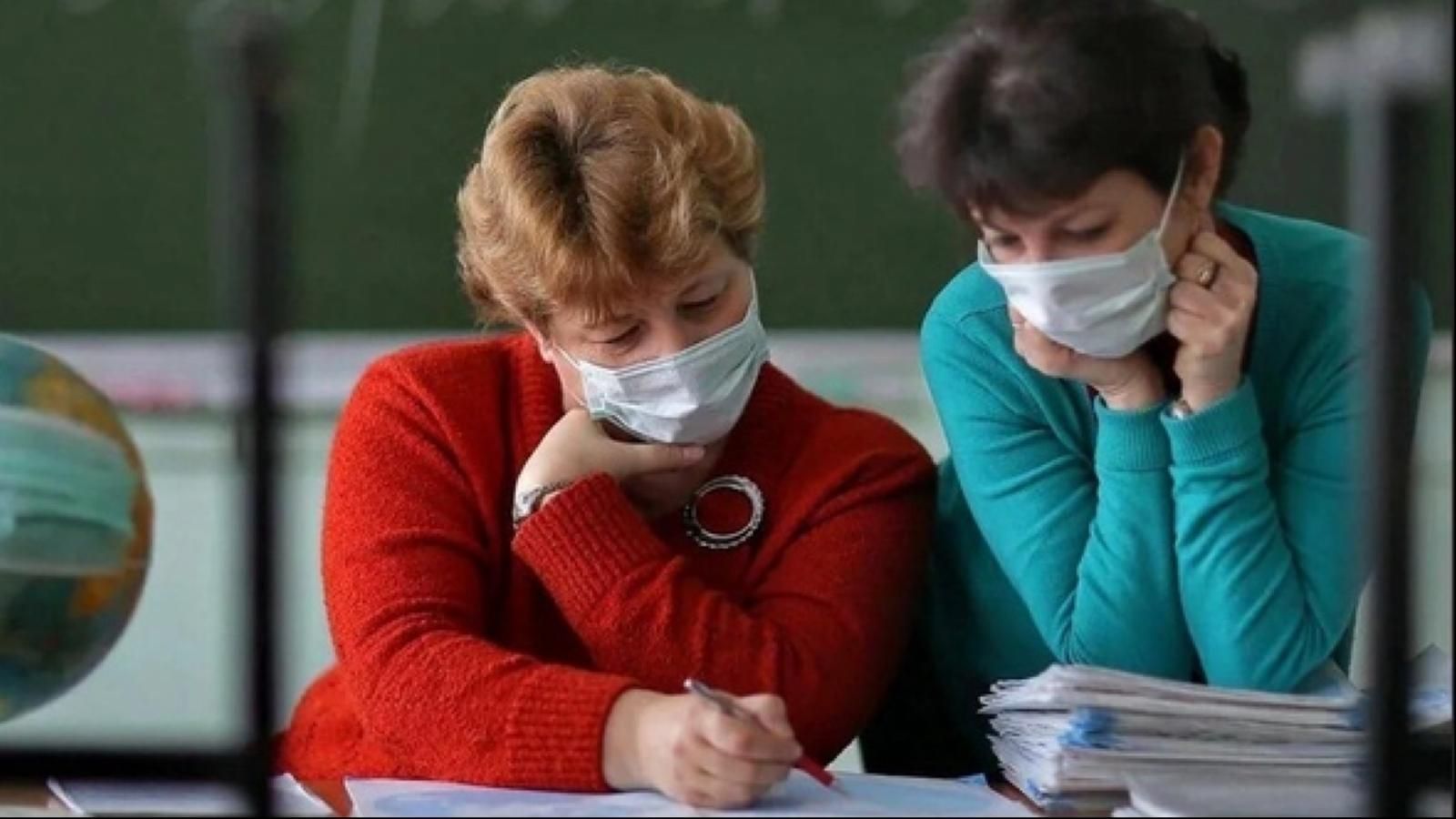 Лише 3% освітян досі не вакциновувалися від коронавірусу, – Шкарлет показав оновлені дані - Україна новини - Освіта
