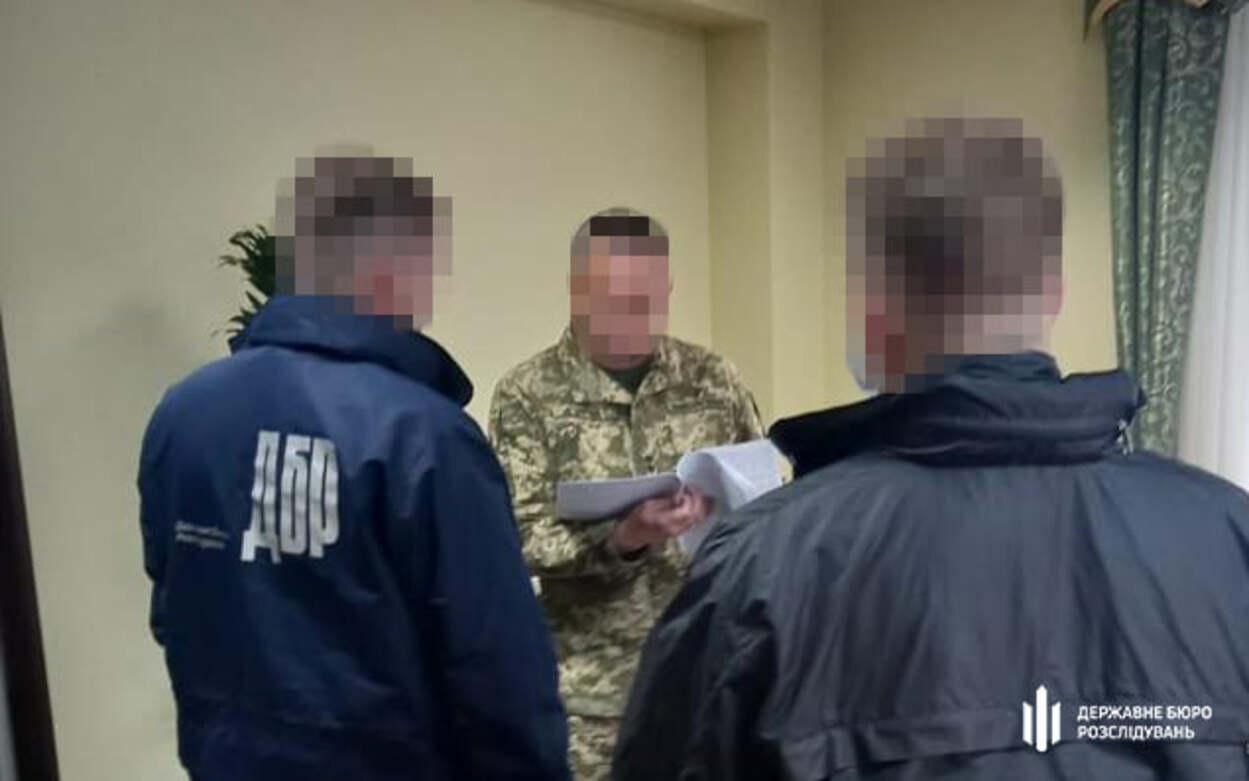ГБР задержало чиновников Минобороны за махинации с землей недалеко от Львова