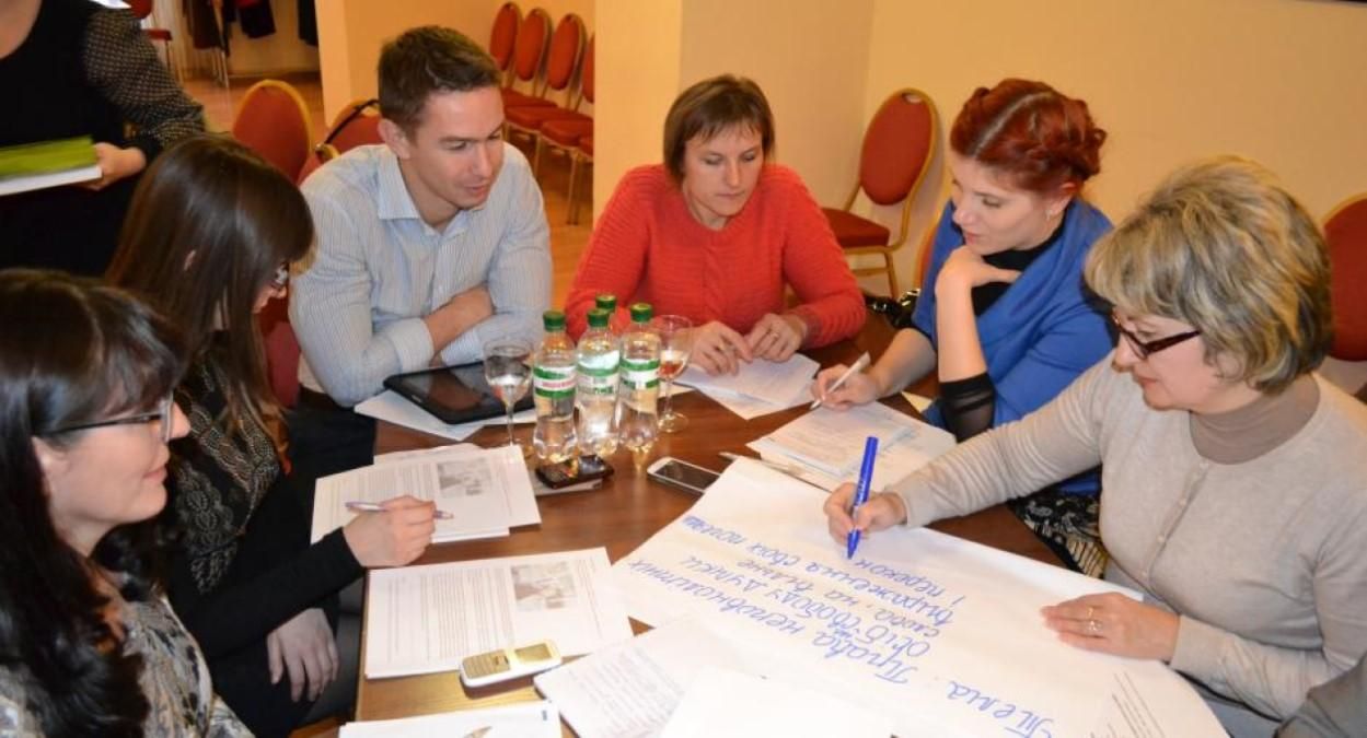 В школах Киева учат, как действовать во время чрезвычайной ситуации