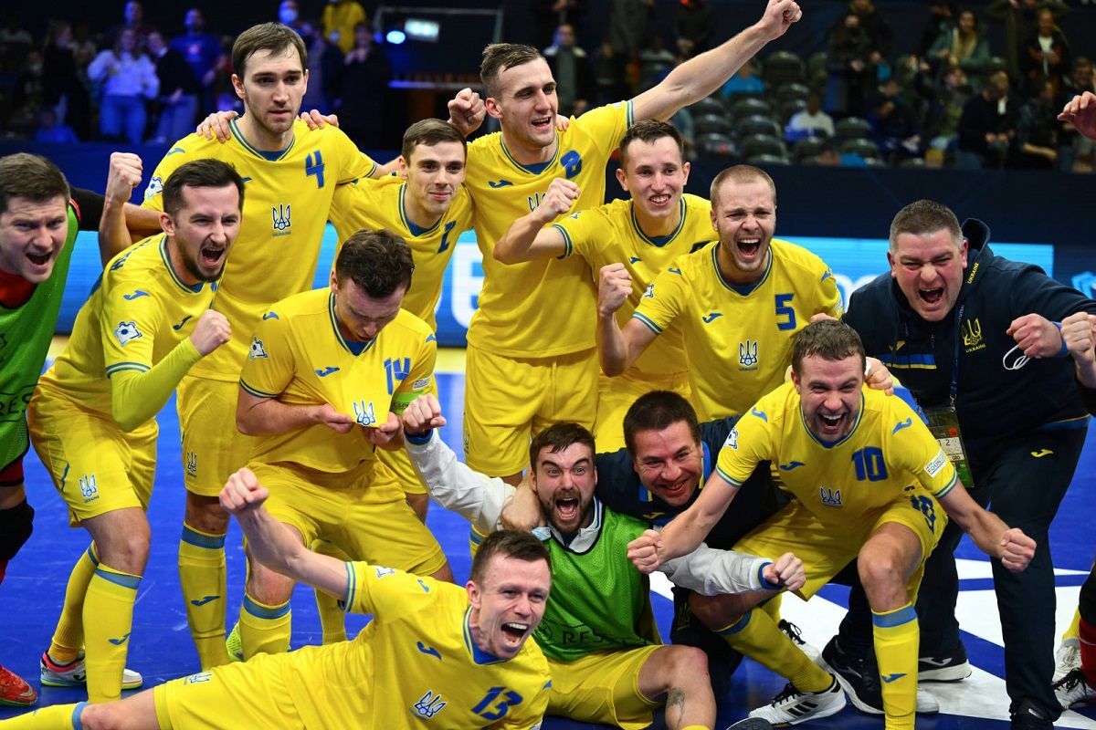 Украина – Россия: во время кричалки про Путина включили интершум, видео