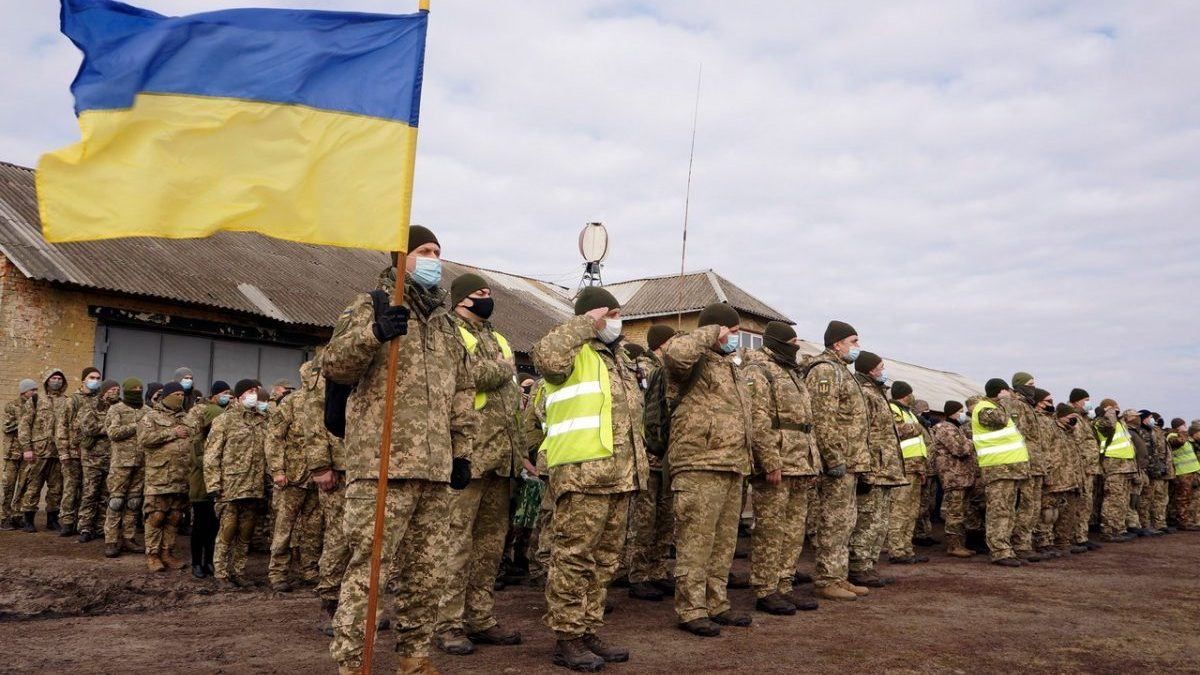 Запрацювала гаряча лінія територіальної оборони: про що там можна запитати - Україна новини - 24 Канал