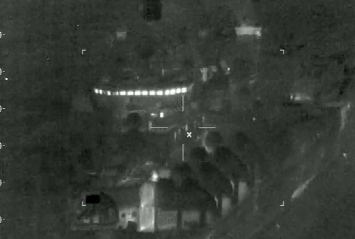 Без коментарів: ірландські ВПС показали російський крейсер під прицілом - 24 Канал Без коментарів: ірландські ВПС показали російський крейсер під прицілом - 24 Канал