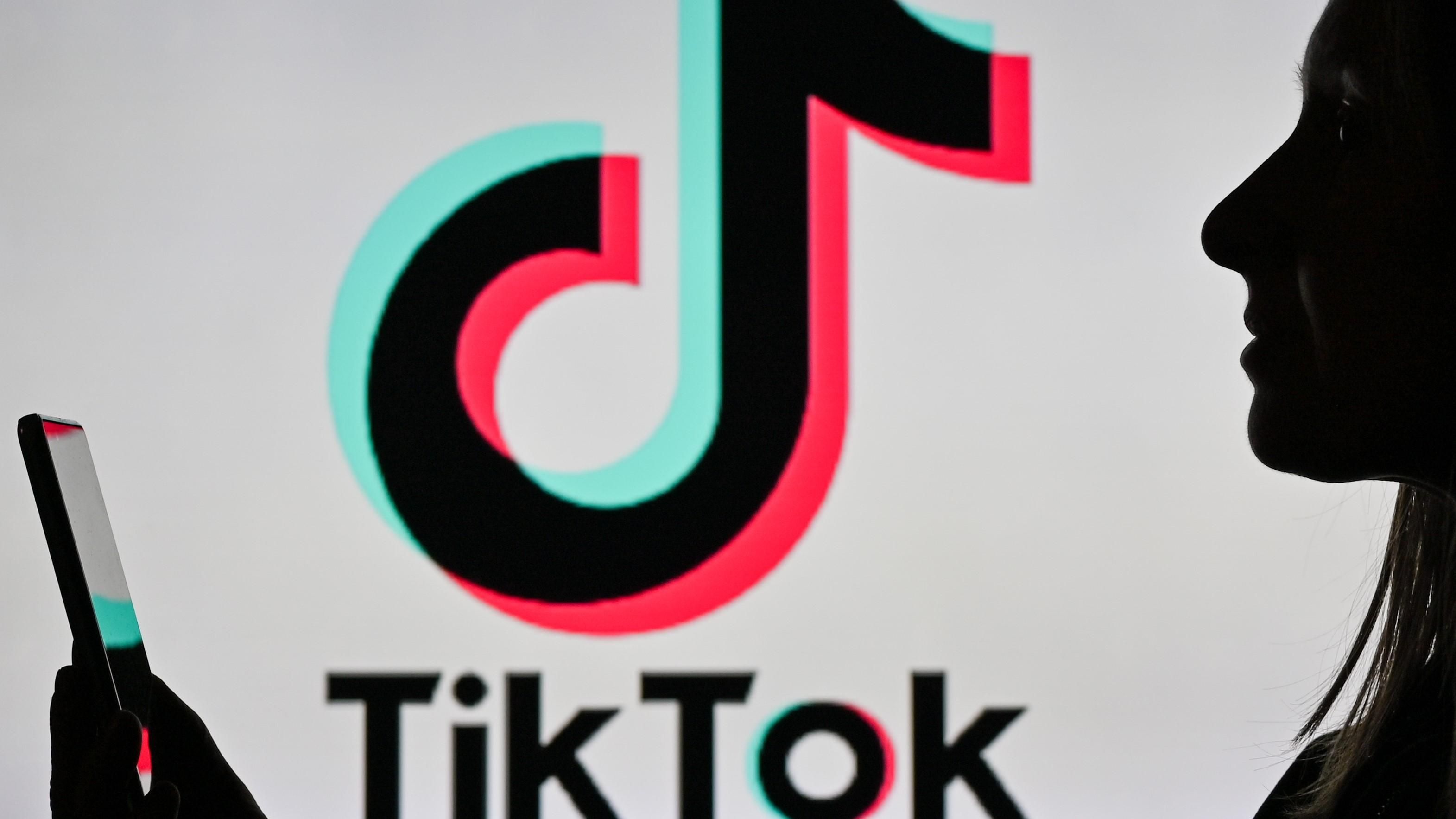 Не виконували своїх функцій: TikTok звільнила близько 100 співробітників одним відеодзвінком - Бізнес