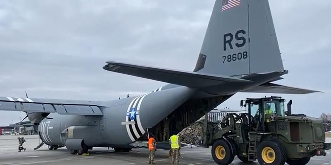 В 70 километрах от границы с Украиной: в Польшу прибыли подразделения десантников США В 70 километрах от границы с Украиной: в Польшу прибыли подразделения десантников США