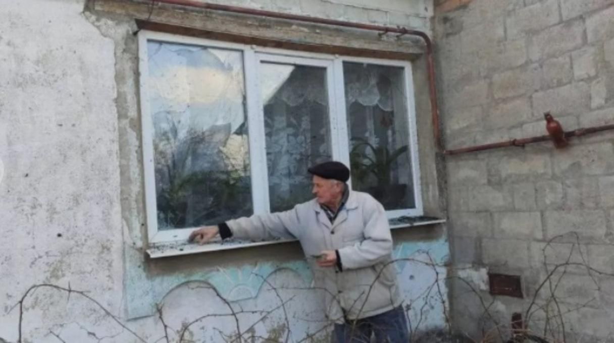 Бойовики обстріляли Павлопіль: снаряди влучили у будинок місцевого мешканця - Україна новини - 24 Канал