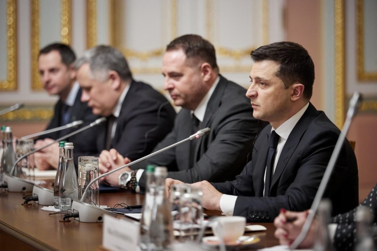 В ОП закликали не поширювати фейки Росії про "домовленості Єрмака з бойовиками" - Україна новини - 24 Канал В ОП закликали не поширювати фейки Росії про "домовленості Єрмака з бойовиками" - Україна новини - 24 Канал