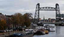 "Ще не вирішили": мер Роттердаму прокоментував демонтаж історичного моста заради яхти Безоса