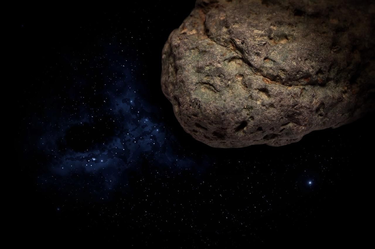 Возле Земли пролетит гигантский астероид размером с футбольное поле