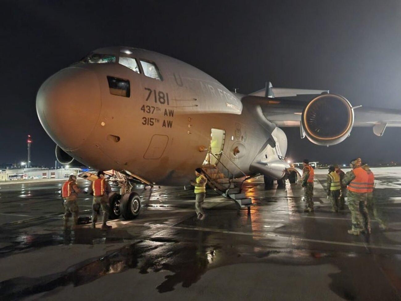 Військові США продовжують прибувати до Польщі: епічні кадри - Росія новини - 24 Канал Військові США продовжують прибувати до Польщі: епічні кадри - Росія новини - 24 Канал