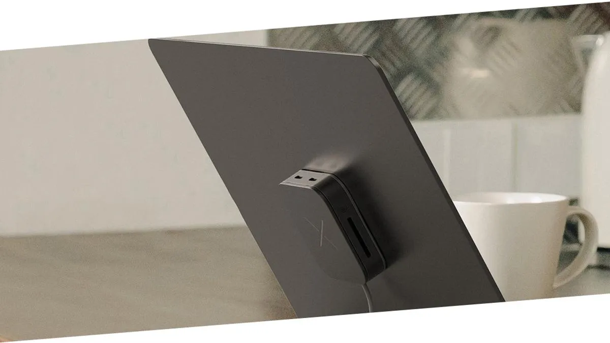 Блок з фізичними інтерфейсами USB-C, USB-A і Thunderbolt Блок з фізичними інтерфейсами USB-C, USB-A і Thunderbolt