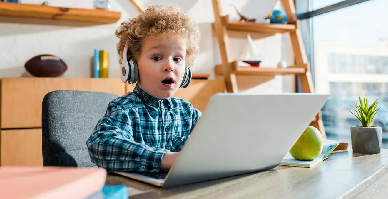 У Рівному вчителька їла під час онлайн-уроку: плямкала і грюкала посудом - Новини Рівне - Освіта У Рівному вчителька їла під час онлайн-уроку: плямкала і грюкала посудом - Новини Рівне - Освіта