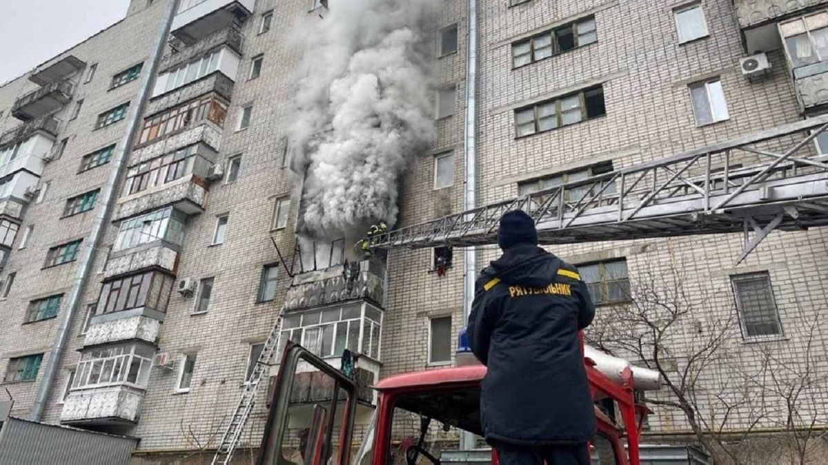 В Кременчуге вспыхнул пожар в многоэтажке: эвакуировали десятки человек