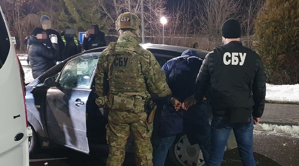 СБУ задержала лидеров банды, которые поставляли оружие криминалитету СБУ задержала лидеров банды, которые поставляли оружие криминалитету