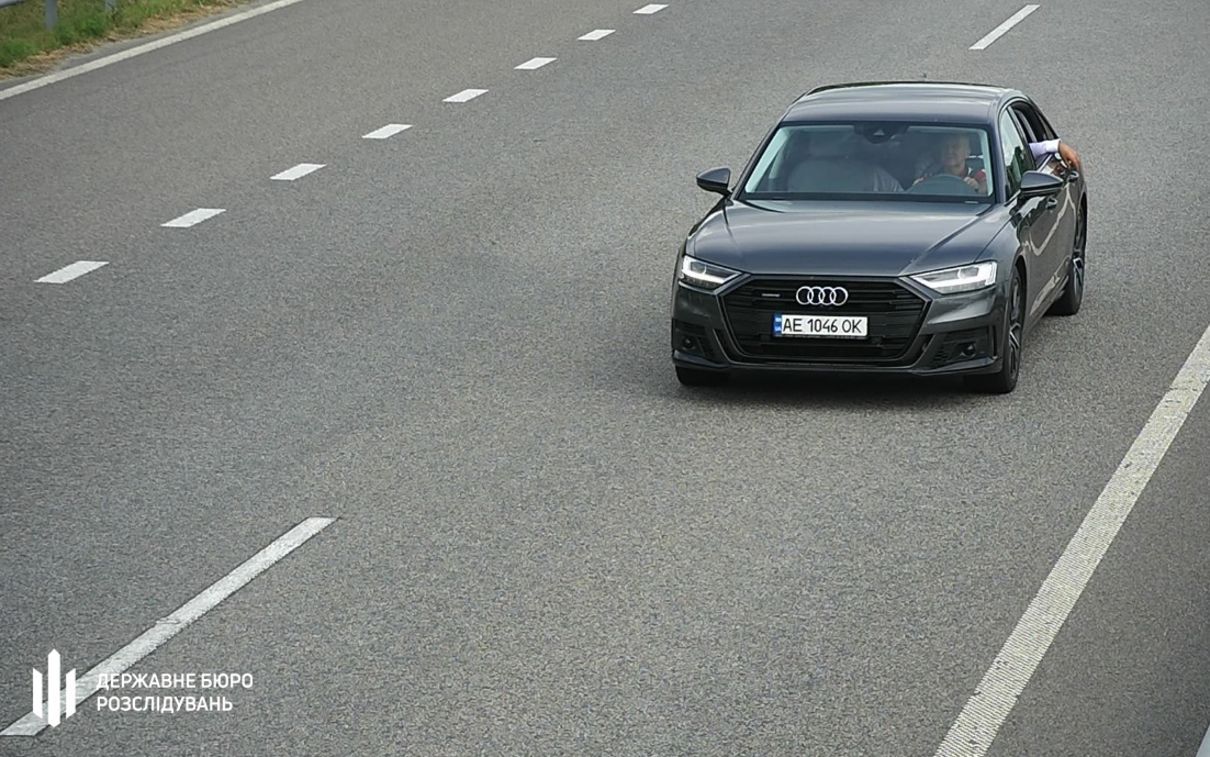 За кермом – людина в червоному: у ДБР допитали Трухіна і вивчили відео з камер на трасі - Україна новини - 24 Канал За кермом – людина в червоному: у ДБР допитали Трухіна і вивчили відео з камер на трасі - Україна новини - 24 Канал