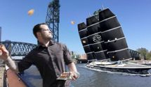"Не без бою": жителі Нідерландів обіцяють закидати тухлими яйцями нову яхту Джеффа Безоса