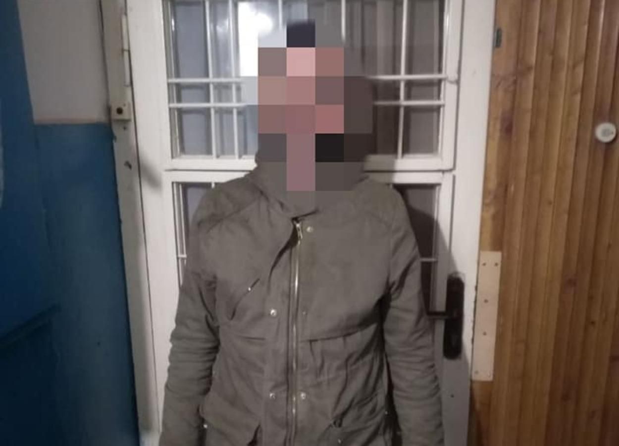 У львівській багатоповерхівці чоловік розібрав ліфт, щоб вкрасти запчастину: відео з місця події - Новини Львів - Львів У львівській багатоповерхівці чоловік розібрав ліфт, щоб вкрасти запчастину: відео з місця події - Новини Львів - Львів