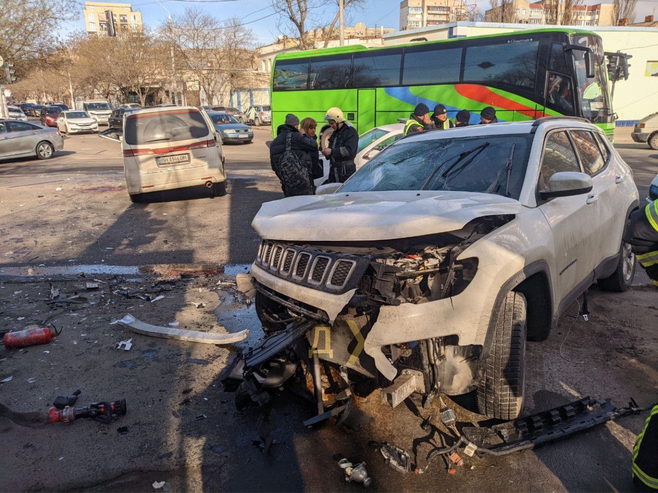 Водителя зажало: в сеть выложили видео масштабной аварии в Приморском районе Одессы