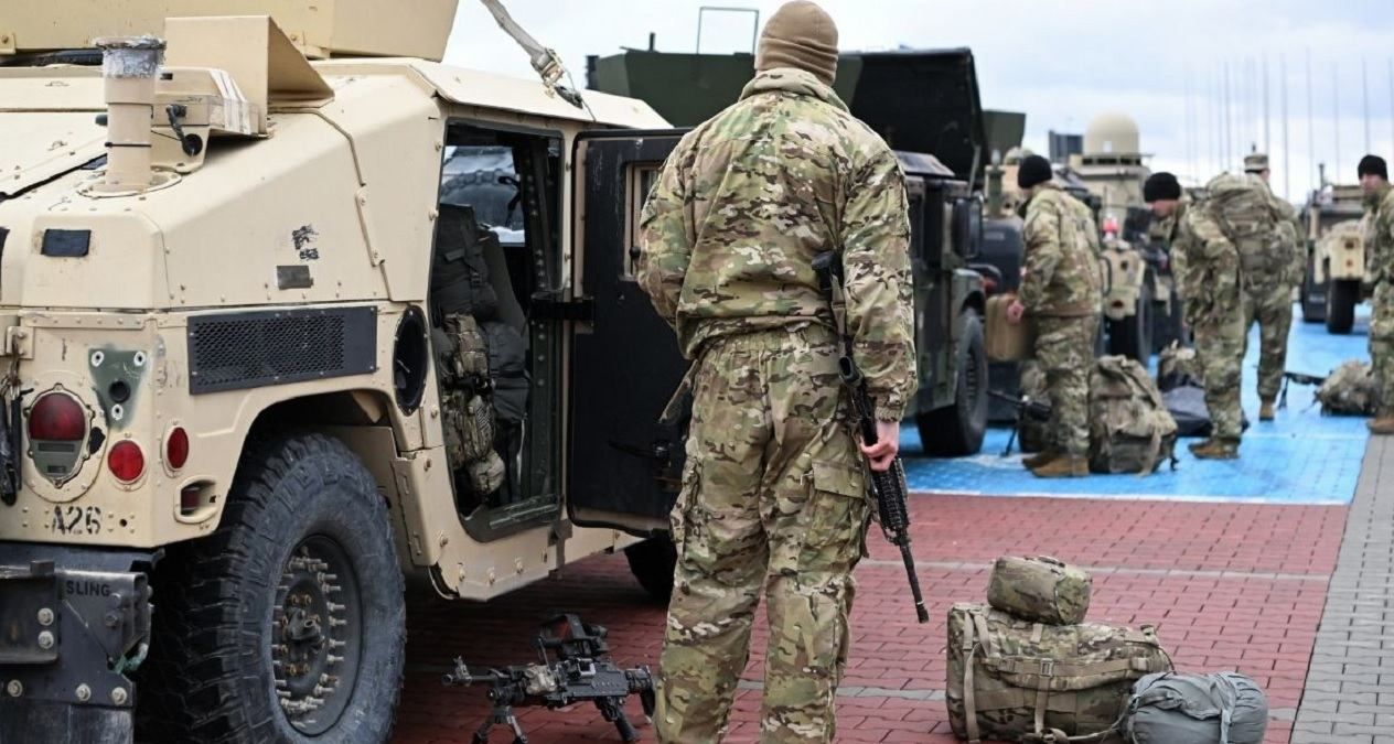 В Польшу прибыла еще одна группа военных США: высадилась возле границы Украины