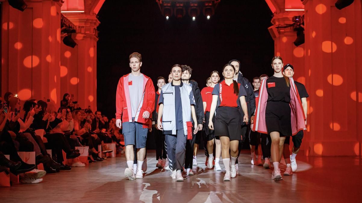 На Ukrainian Fashion Week презентовали форму для сотрудников "Новой почты" На Ukrainian Fashion Week презентовали форму для сотрудников "Новой почты"