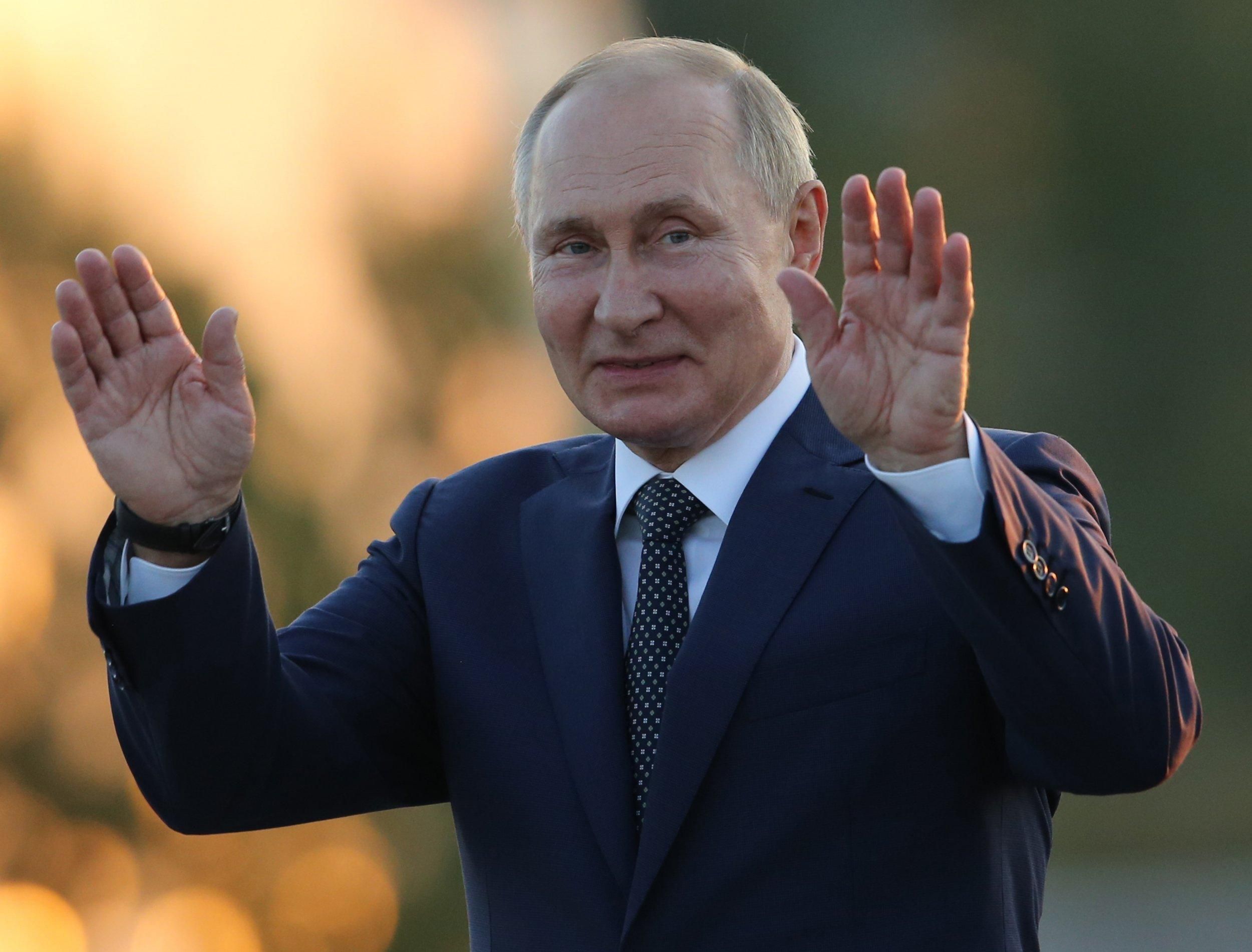 Путин заявил, что готов предоставить Порошенко "политическое убежище"