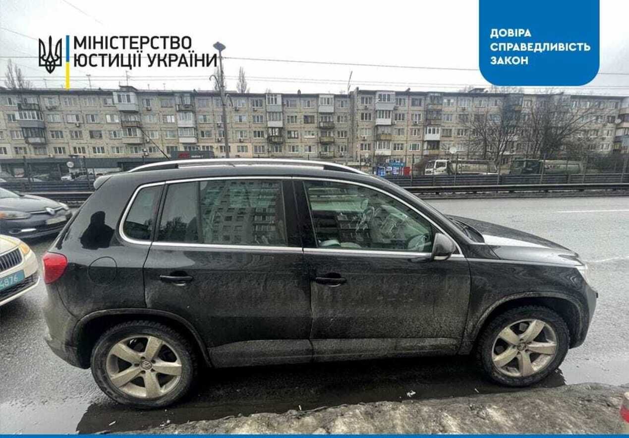 У киевлянки за 13 неуплаченных штрафов забрали автомобиль У киевлянки за 13 неуплаченных штрафов забрали автомобиль