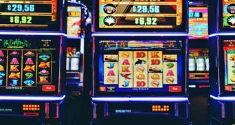 Чоловік виграв 229 тисяч доларів у казино, але не дізнався про це через збій автомата
