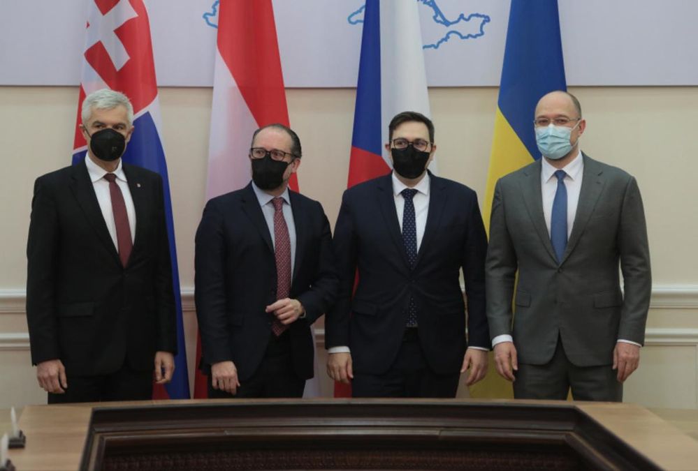 Чехия, Австрия и Словакия поддерживают Украину: главы МИД встретились со Шмигалем Чехия, Австрия и Словакия поддерживают Украину: главы МИД встретились со Шмигалем