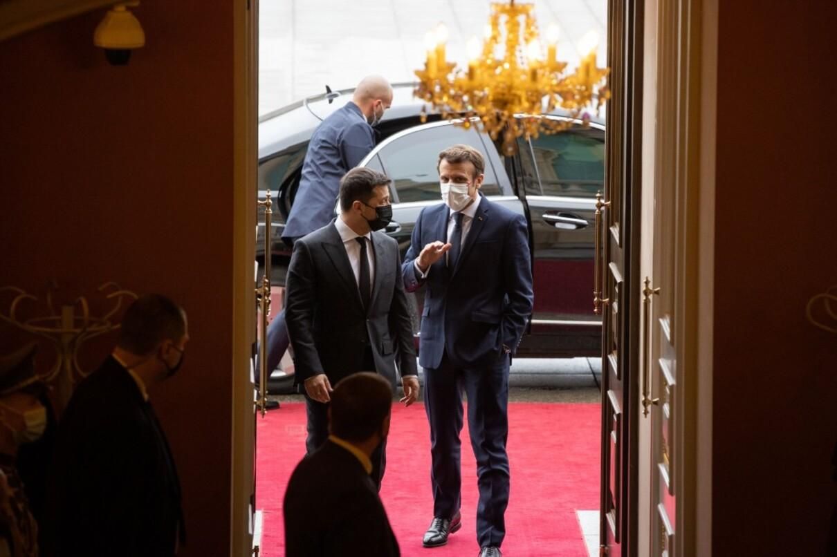 Есть угроза новых военных маневров, – Макрон о давлении на международное сообщество из-за России Есть угроза новых военных маневров, – Макрон о давлении на международное сообщество из-за России