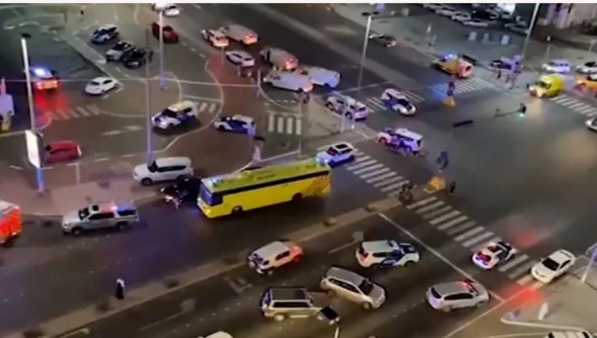 У багатоповерхівці Абу-Дабі прогримів потужний вибух: відео інциденту - 24 Канал У багатоповерхівці Абу-Дабі прогримів потужний вибух: відео інциденту - 24 Канал