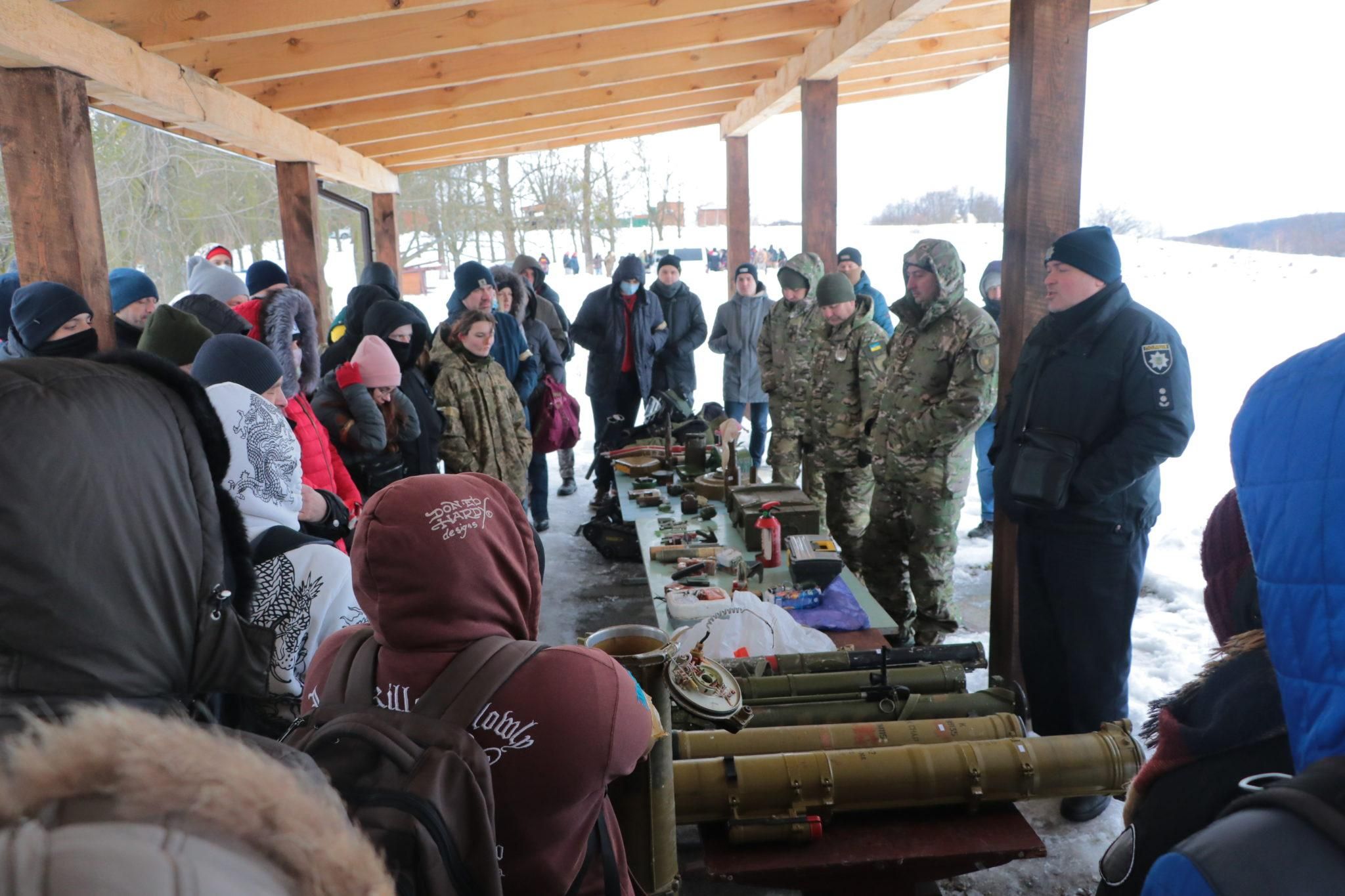 "Не пізно навчитися нове": у Львові провели масштабні навчання з опанування зброєю - Новини Львова сьогодні - Львів "Не пізно навчитися нове": у Львові провели масштабні навчання з опанування зброєю - Новини Львова сьогодні - Львів