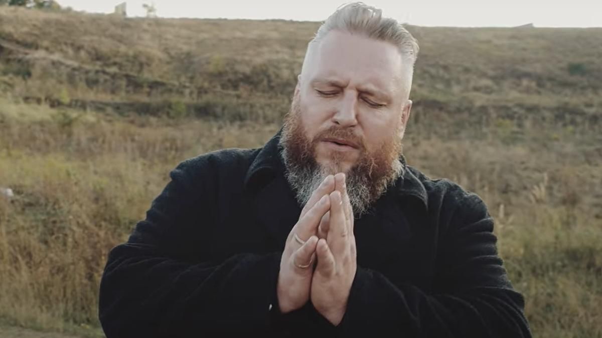 Екскомбат "Слобожанщини" присвятив пісню дружині, яка померла від COVID-19: чуттєве відео - Україна новини - Харків Екскомбат "Слобожанщини" присвятив пісню дружині, яка померла від COVID-19: чуттєве відео - Україна новини - Харків