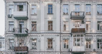 Киевсовет планирует ликвидировать застекленные балконы и кондиционеры на фасадах домов