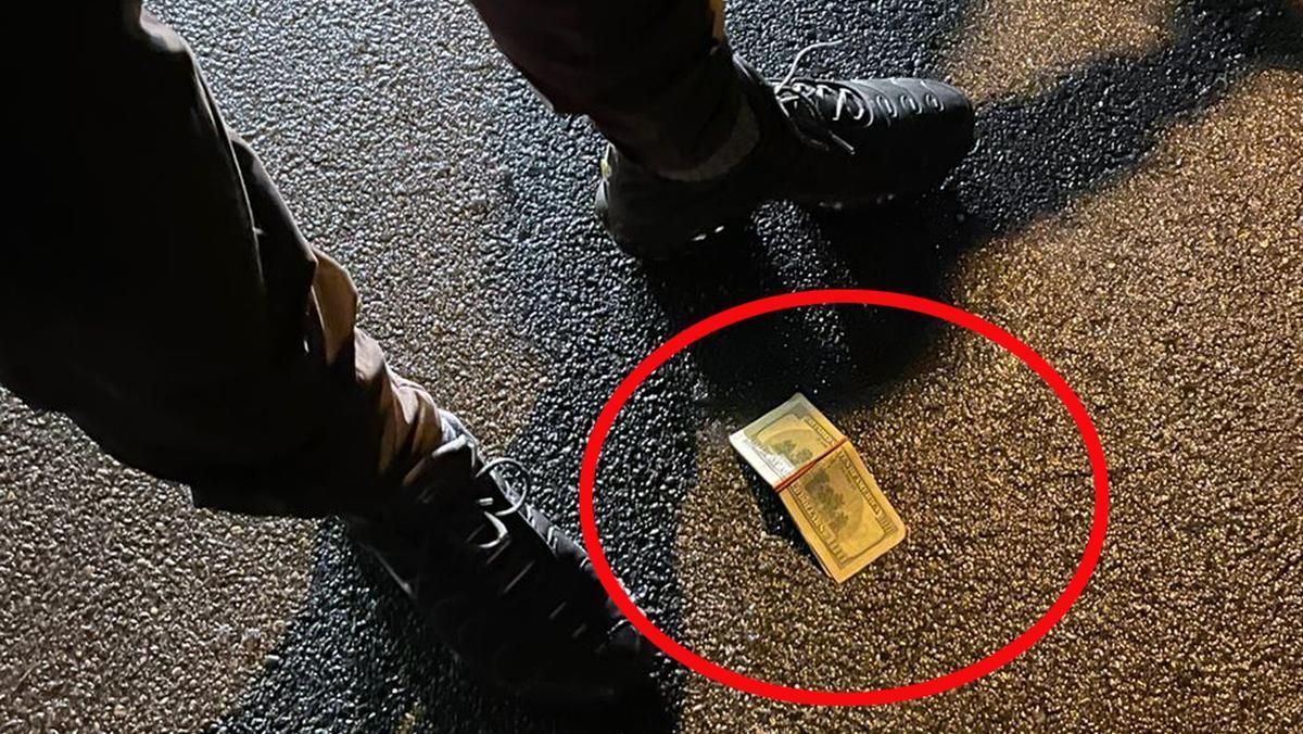 У Києві слідчий обіцяв відмазати винуватця ДТП та скинув хабар під час затримання - Київ У Києві слідчий обіцяв відмазати винуватця ДТП та скинув хабар під час затримання - Київ