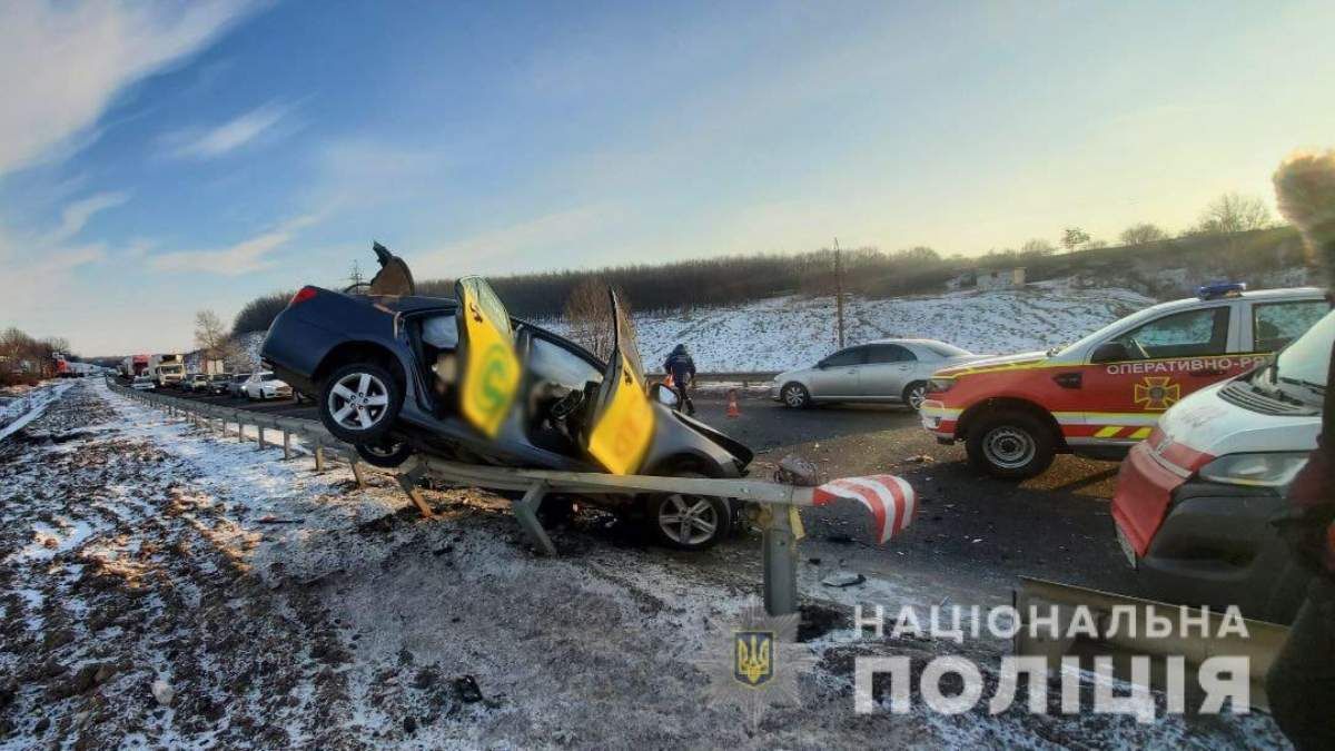 Обрали опікуна двійняткам, які осиротіли в моторошній ДТП з таксі на окружній Харкова - Харків