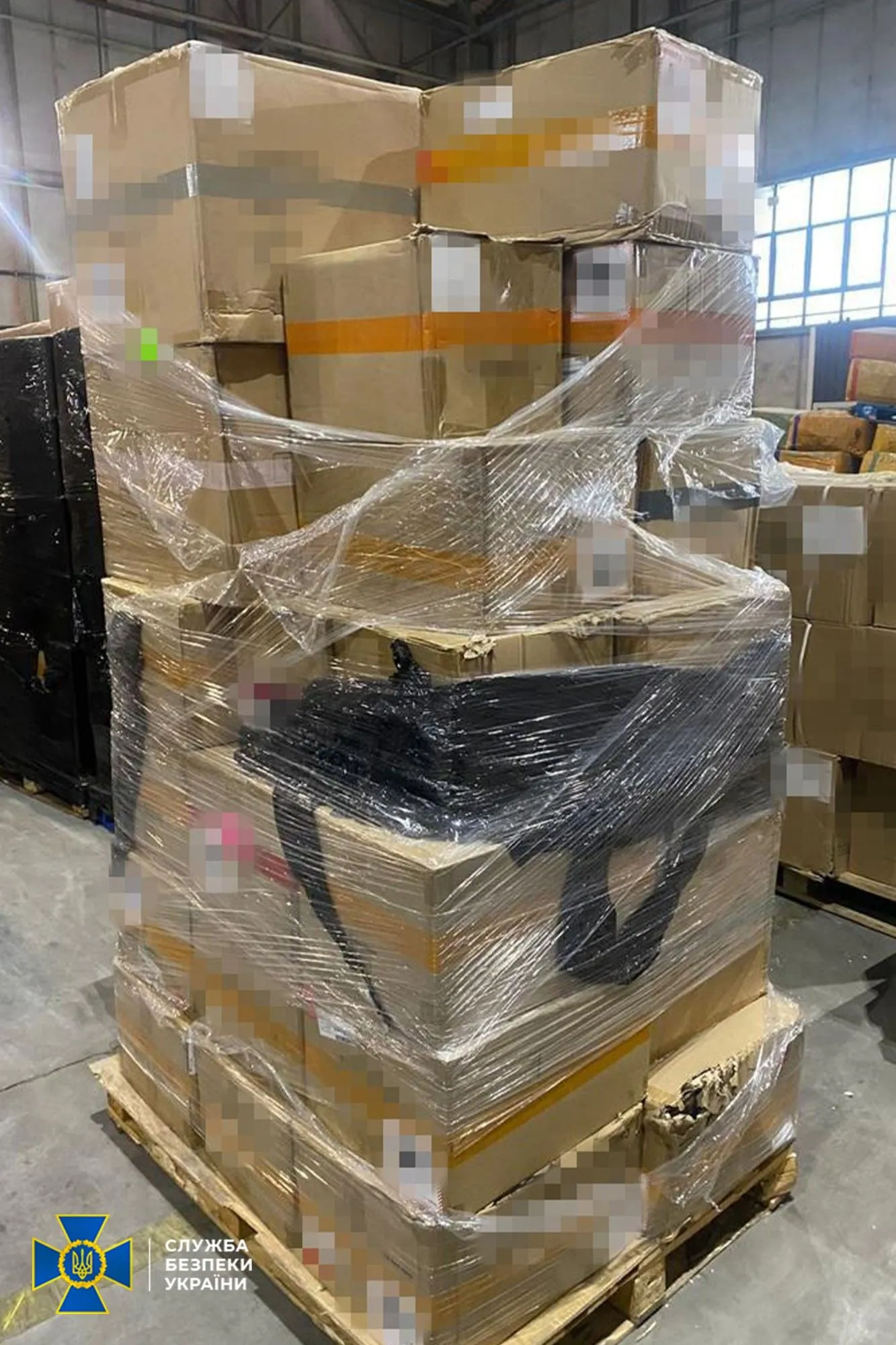 у Борисполі вилучили рекордну партію контрабандних е-цигарок у Борисполі вилучили рекордну партію контрабандних е-цигарок